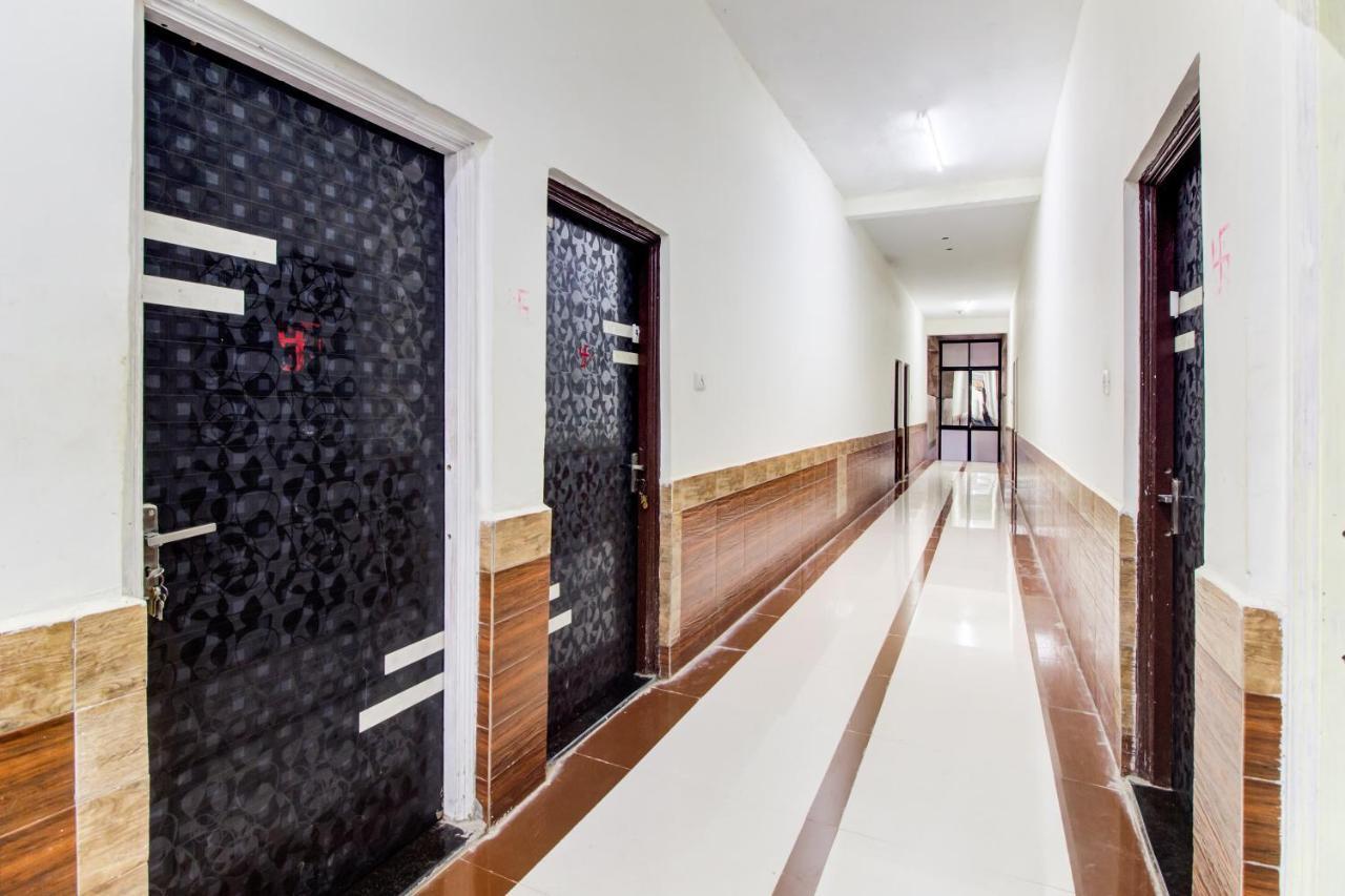 Oyo 48915 Chaitanya Green Park Hotel Vani Exterior photo