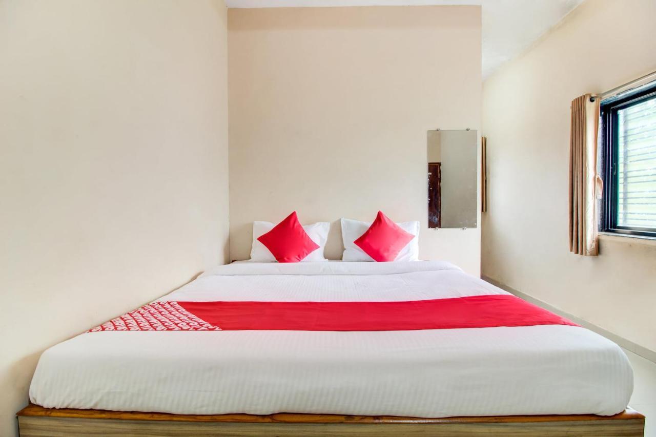 Oyo 48915 Chaitanya Green Park Hotel Vani Exterior photo
